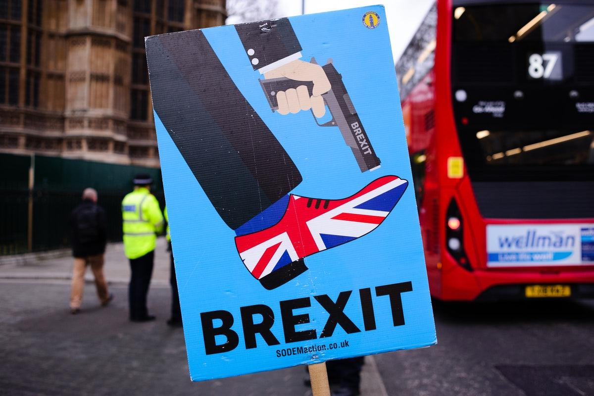 Bảng Anh suy yếu khi các nhà đầu tư chờ đợi tiến triển từ đàm phán Brexit!