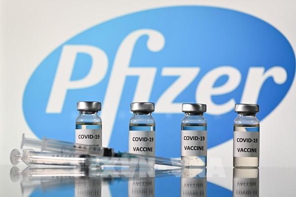 Pfizer - gã khổng lồ vươn lên từ những cuộc chiến