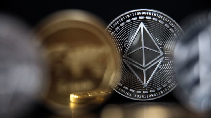 Ethereum là gì và nó khác biệt với Bitcoin như thế nào