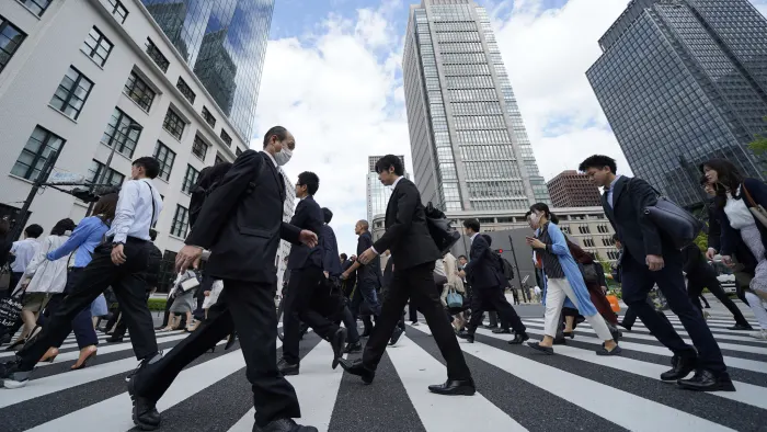 Japan&#39;s economy is &#39;worsening&#39; for first time in 6 years | Financial Times