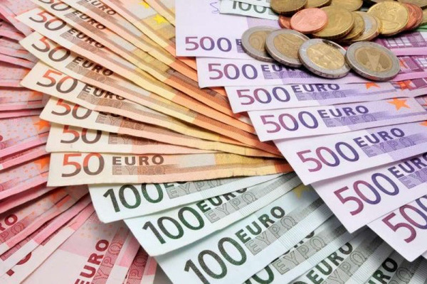 Đồng euro sẽ thay thế đồng USD trở thành tài sản an toàn?