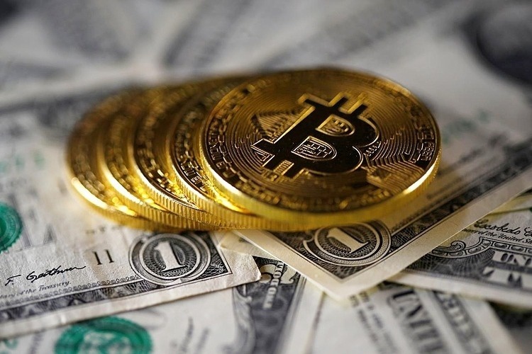 Nỗi lo lạm phát đẩy giá Bitcoin tăng cao