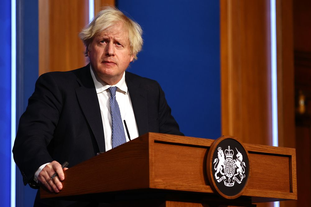 U.K. Daily Telegraph, Daily Mail Flash Warning Sign at Boris Johnson -  Bloomberg