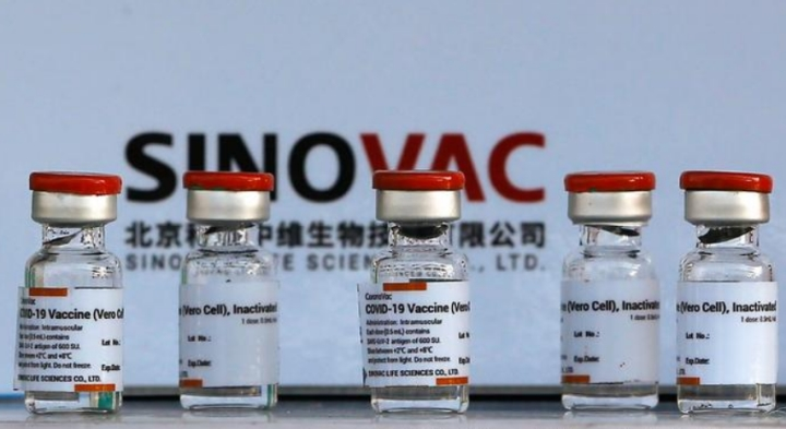 3 mũi vaccine Sinovac chống được biến chủng Omicron?