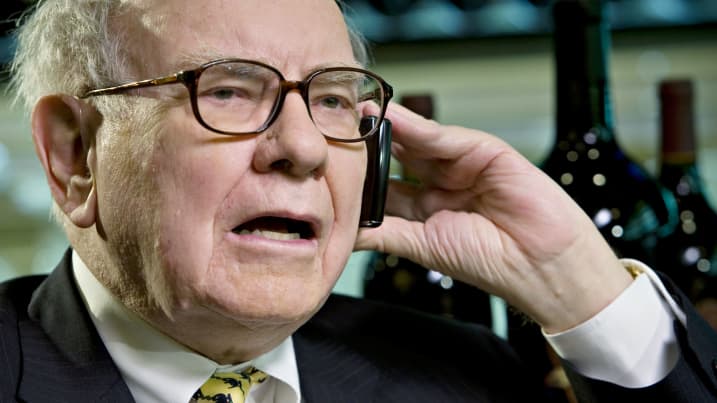 Warren Buffett thu lời 120 tỷ USD đầu tư vào Apple