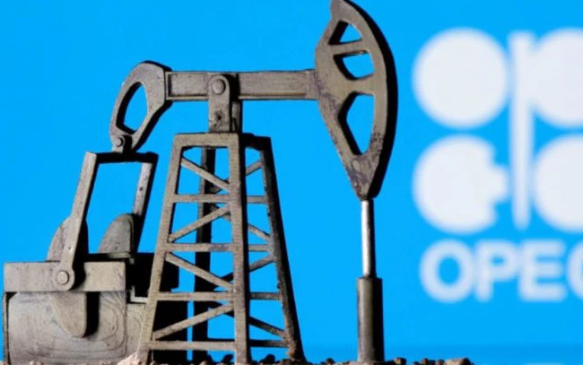 OPEC+ phớt lờ lời kêu gọi của Mỹ, chỉ tăng sản lượng dầu thêm 400.000 thùng/