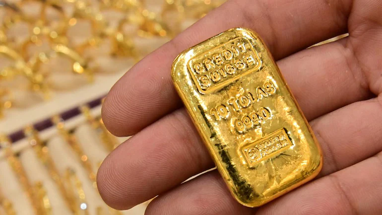 Gold, Silver prices today: Precious metals record dip on MCX| Check latest  rates here - Business News