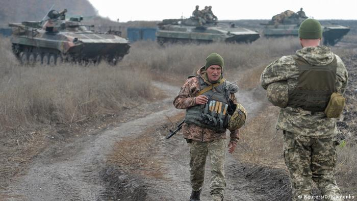 Ukraine troops, rebels pull out of Donbass village | News | DW | 11.11.2019