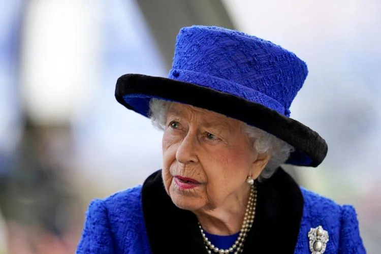 Britain&#39;s Queen Elizabeth tests positive for Covid-19 | Politics | wrex.com