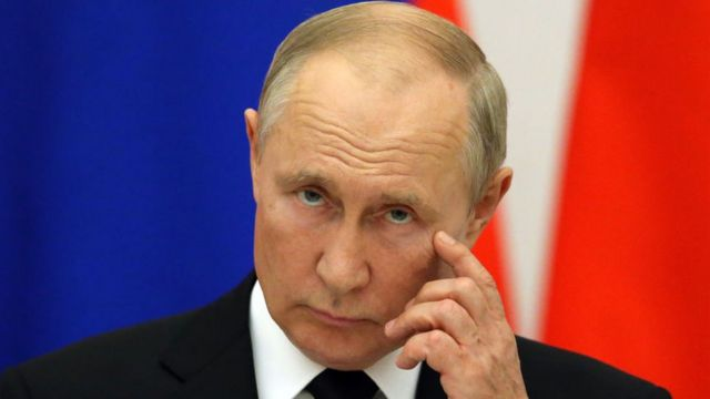 Thầy phù thủy&#39; Putin và ván cờ Ukraine đầy rủi ro - BBC News Tiếng Việt