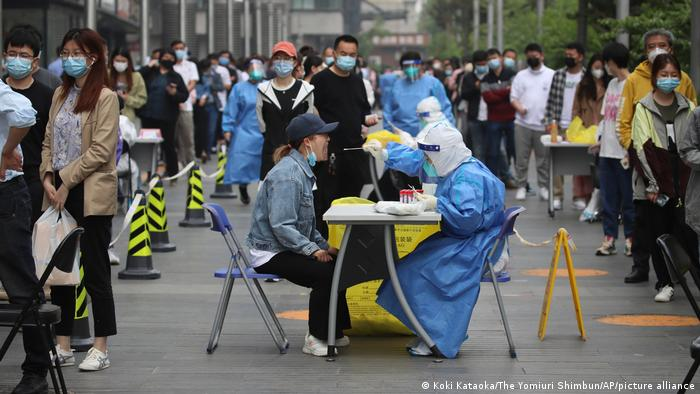 Coronavirus digest: Lockdown fears in China′s Beijing | News | DW |  25.04.2022