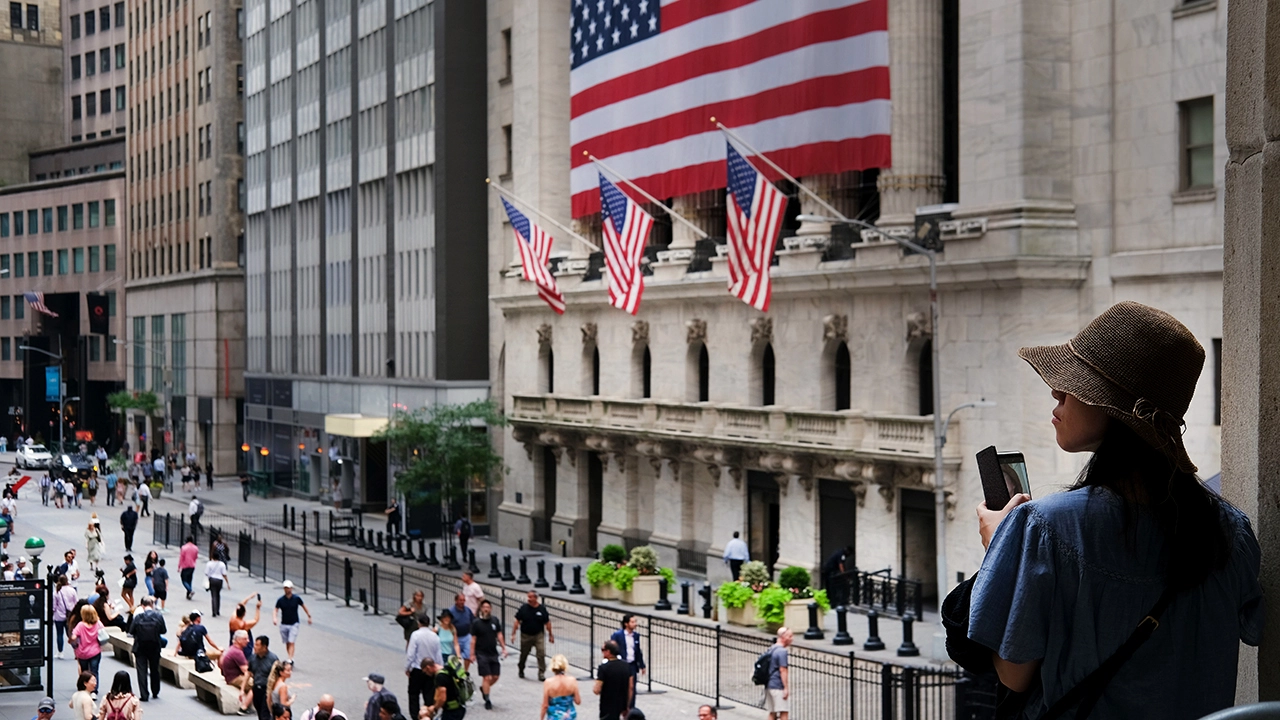 In 2019, few in US said stock market affects their view of economy a great  deal | Pew Research Center