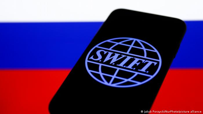 What exactly is the SWIFT payments system? | Business | Economy and finance  news from a German perspective | DW | 27.02.2022