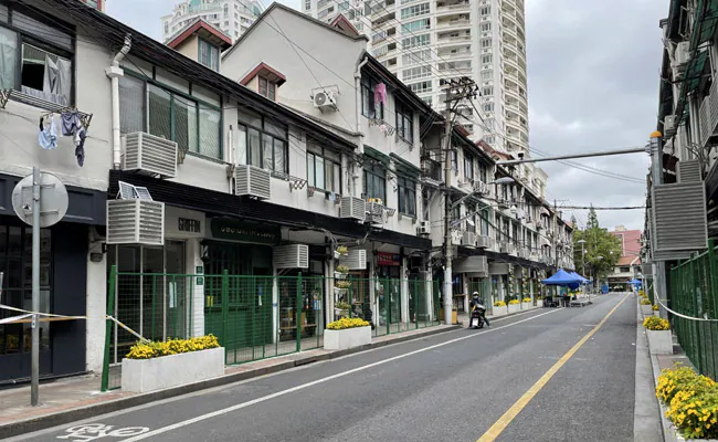 Feel Like Animals": Green Fences Baffle Locked Down Shanghai Residents