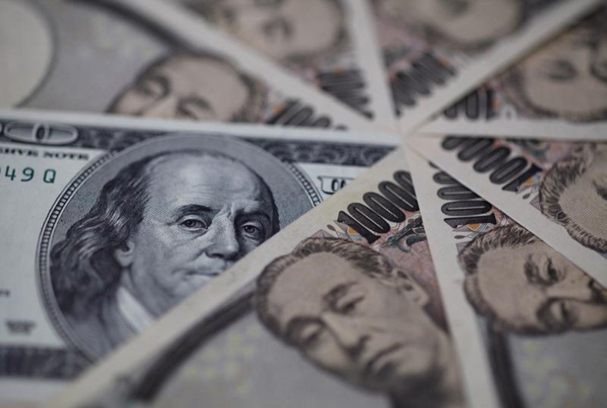 USD/JPY rộng cửa kiểm tra đỉnh 20 năm!