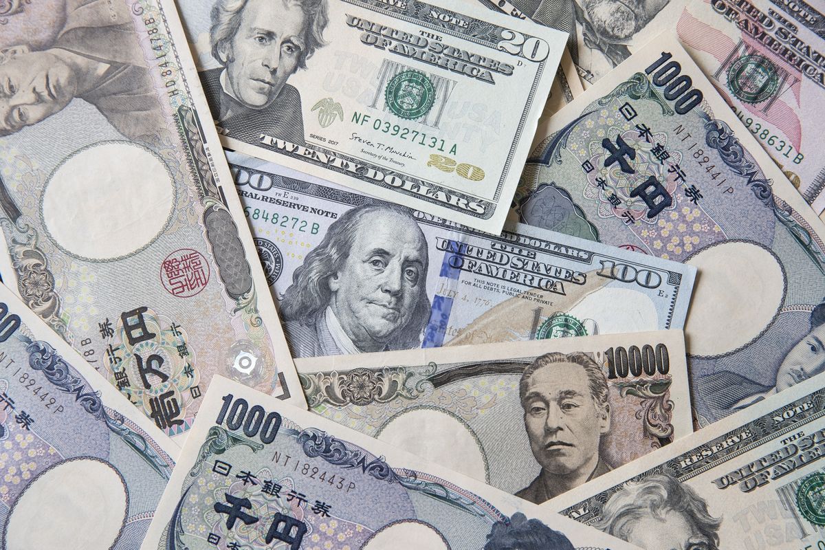 USD/JPY chạm đỉnh 2 thập kỷ, hướng tới 135!