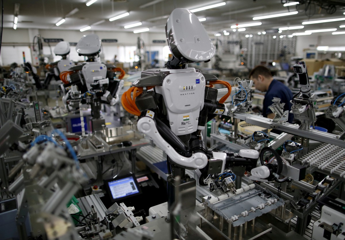 Fall in Japanese machinery orders cause first economic downgrade of the  year - Tech Wire Asia