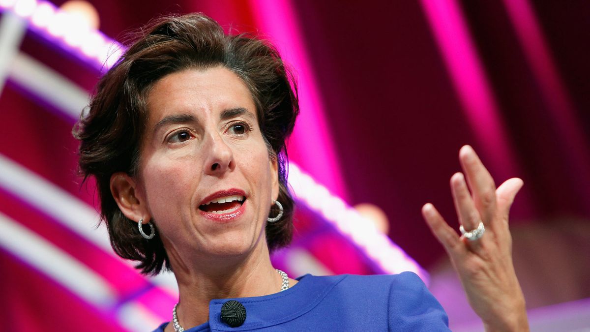 Gina Raimondo: Mỹ sẽ đối mặt với “suy thoái sâu và ngay lập tức” nếu không còn ngành sản xuất chip Đài Loan