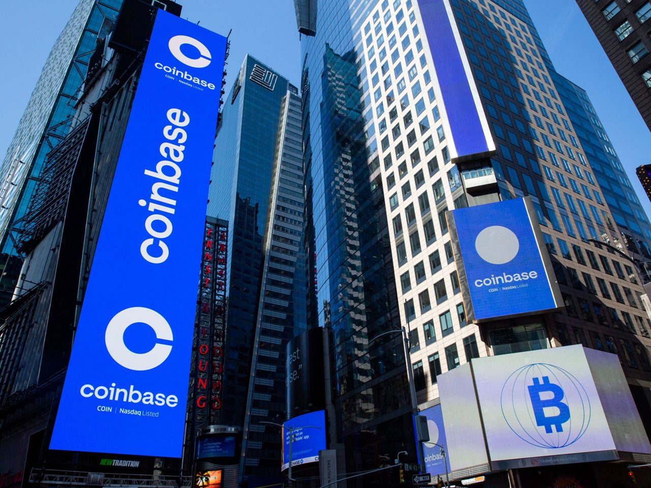 Cổ phiếu Coinbase giảm 21% do cáo buộc điều tra của SEC