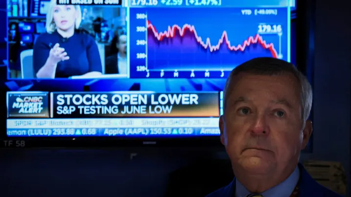 A trader works on the floor of the New York Stock Exchange (NYSE) in New York City, U.S., September 26, 2022.  REUTERS/Brendan McDermid