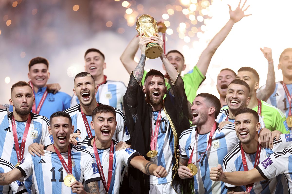 Chiến thắng của Messi tại World Cup giúp Argentina quên đi nỗi buồn kinh tế - chính trị