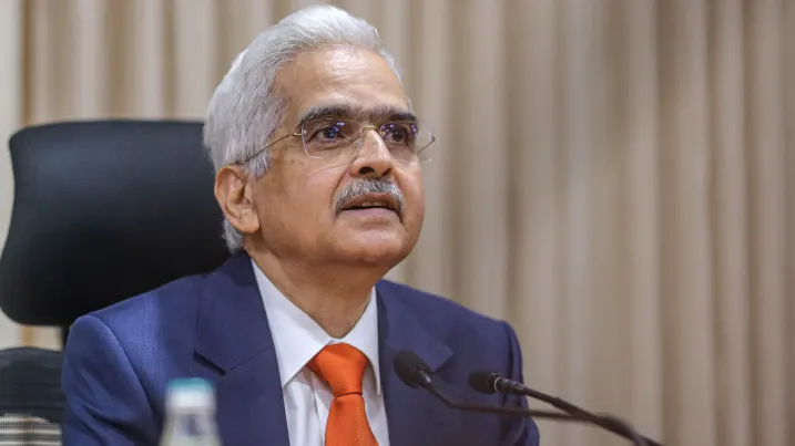 Shaktikanta Das, governor of the Reserve Bank of India (RBI), called for private cryptocurrencies to be "prohibited."