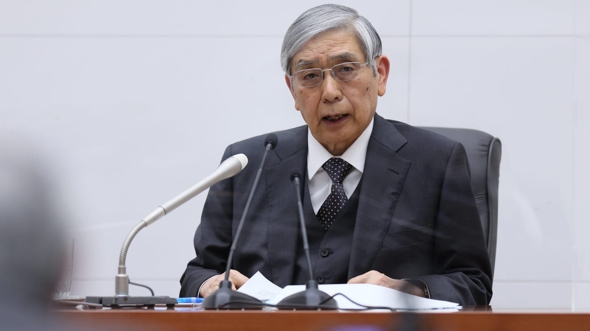 Thống đốc BoJ Haruhiko Kuroda phủ nhận việc từ bỏ chính sách tiền tệ nới lỏng