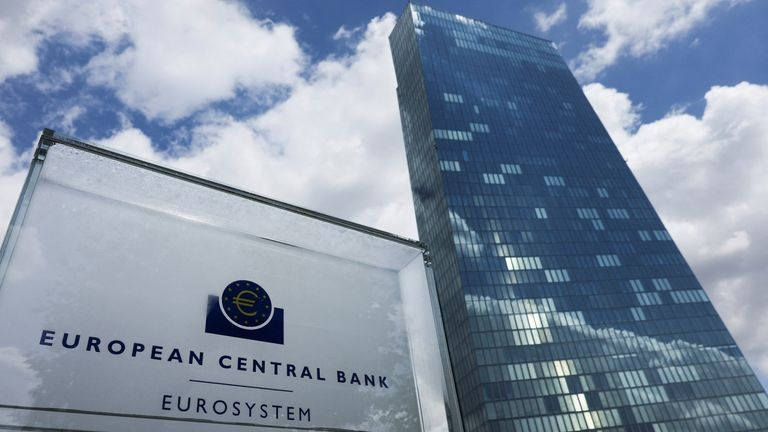 ECB tăng lãi suất cơ bản lên mức cao lịch sử