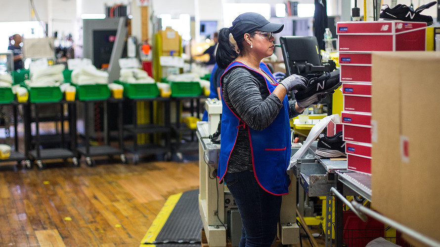 U.S. economy helped by factories in late summer, Chicago Fed index shows -  MarketWatch