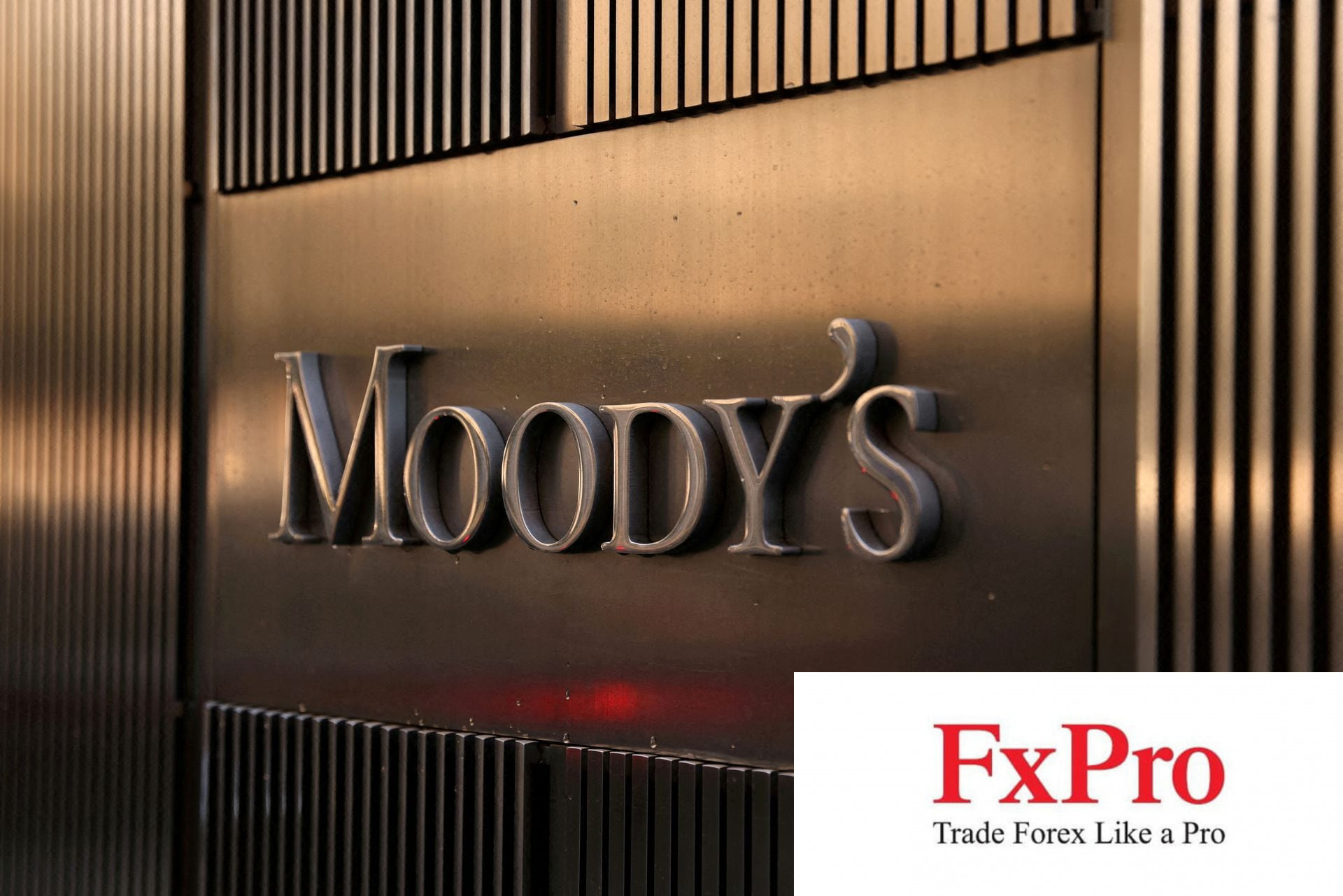 Moody’s hạ triển vọng của Mỹ xuống tiêu cực do thâm hụt tài khóa và phân cực chính trị