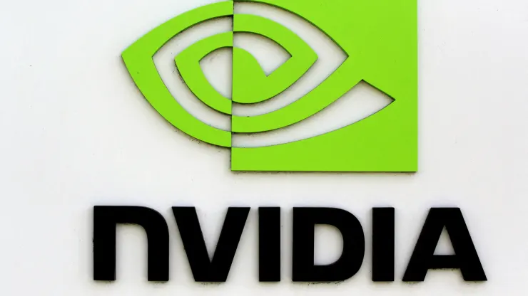 Logo của công ty công nghệ Nvidia tại trụ sở chính ở Santa Clara, California, ngày 11 tháng 2 năm 2015.