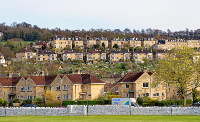 UK mortgage approvals rise in March despite stubborn interest rates