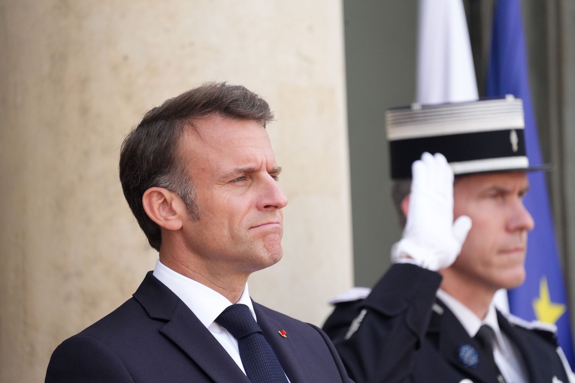 Kỳ vọng chính trị của ông Macron liệu có trở thành hiện thực và nhìn lại số liệu kinh tế Mỹ vừa qua