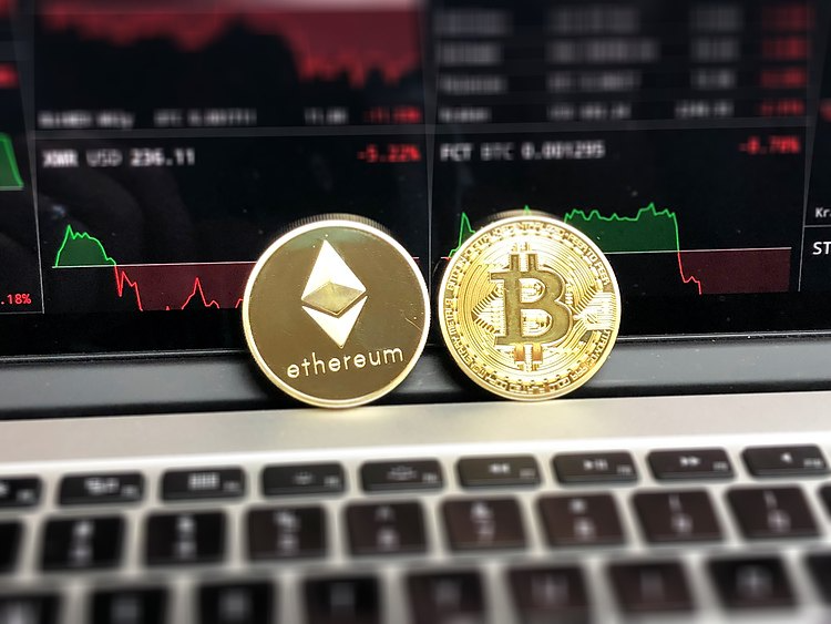 Ethereum giảm gần 5% sau đó rút chân, kéo theo hàng loạt vị thế Long bị thanh lý. Chuyên gia nhận định giá có thể đạt đến 6,000 USD