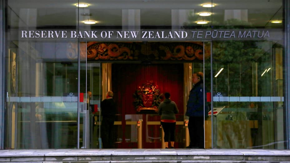 RBNZ cuts cash rate by 25 basis points; lowers rate forecasts