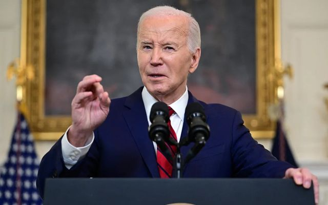 Tổng thống Joe Biden ký ban hành luật viện trợ gần 61 tỷ USD cho Ukraine |  VTV.VN