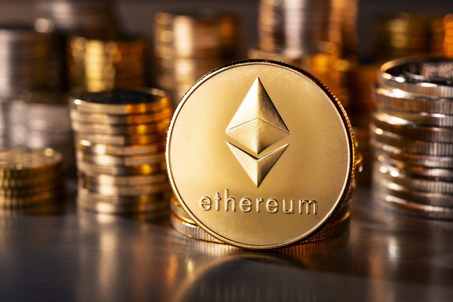 Ethereum "hừng hực khí thế" giữa xu hướng tăng, nhà đầu tư cần cảnh giác với rủi ro từ dự trữ sàn!